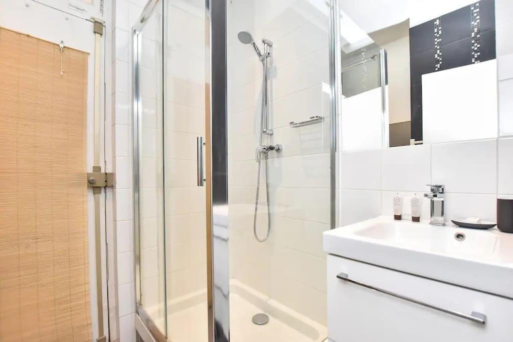 Goodguest-appartement Design Et Cosy Batignolles Appartement